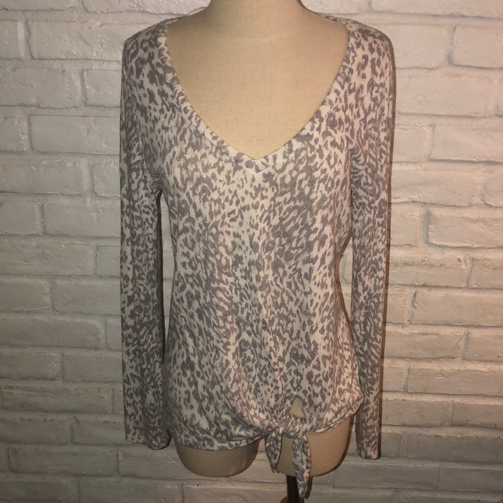 Express Women Thin Soft Knit Sweater - S